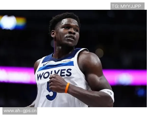 爱德华兹表现平平半场投篮命中率不佳仅得9分1板3助